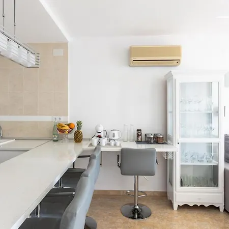 Spacious In El Poble Nou De Benitatxell, Sea View *